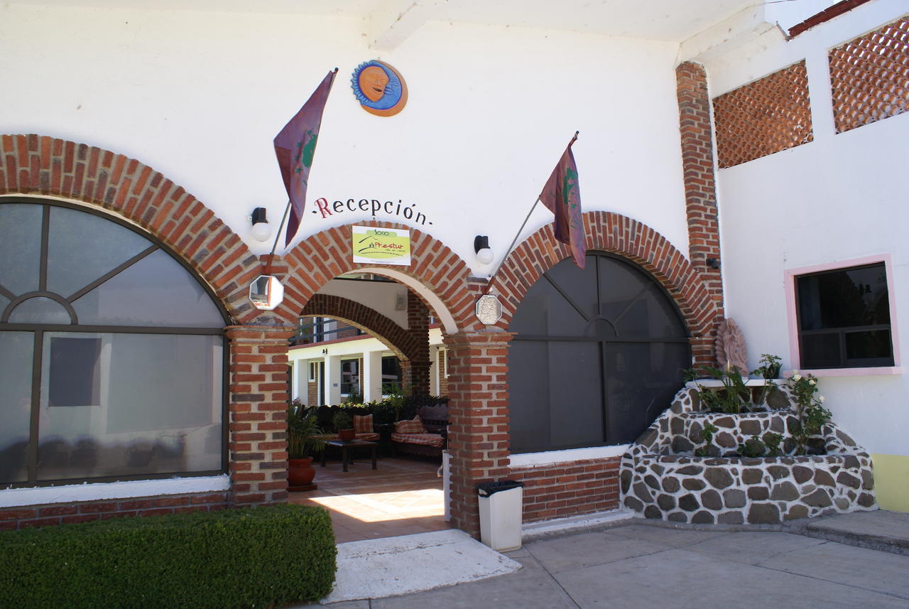 Hotel Los Sauces Villa Del Carbon Exteriör bild